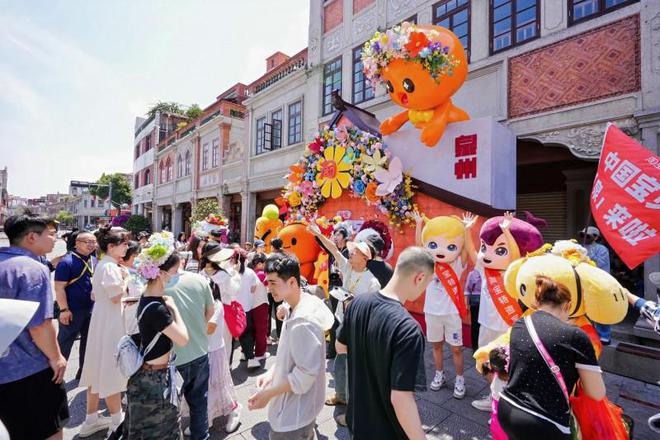 把皮雕非遗老手艺变成耳环发簪新时尚开元k