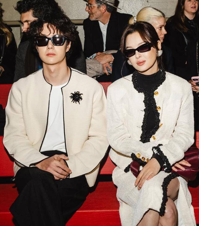 辛芷蕾国际范足权志龙狗啃刘海拉胯开元棋牌纽约大秀：王一博背头惊艳(图3)