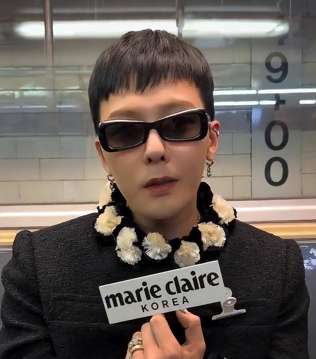 辛芷蕾国际范足权志龙狗啃刘海拉胯开元棋牌纽约大秀：王一博背头惊艳(图16)